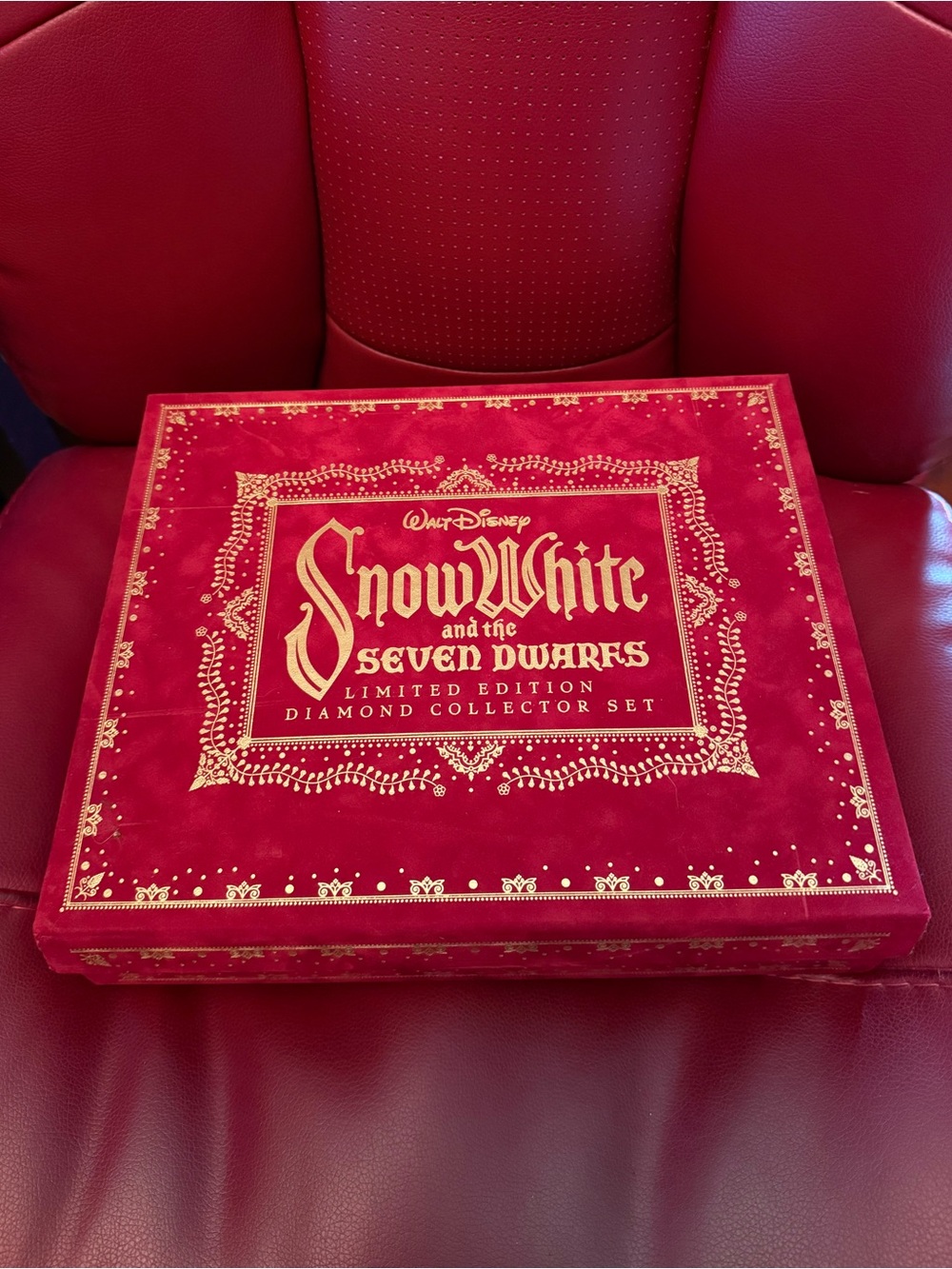 Snow White & The Seven Dwarfs Limited Edition Diamond Collector Set